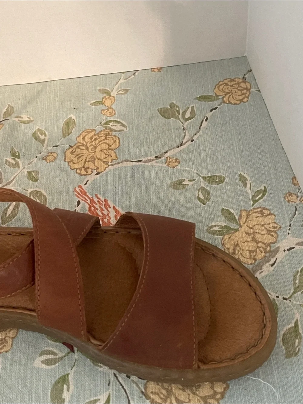 NWT Born Kailee Light Brown Leather Strappy Slingback Sandals